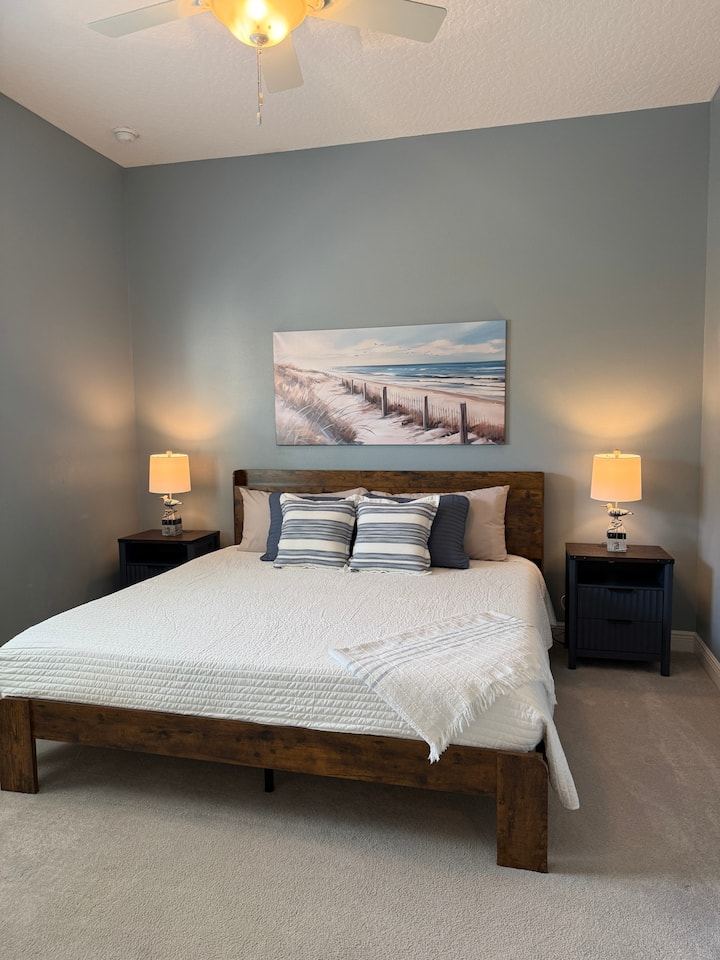 Брачна спална соба со бања со Џек и Џил