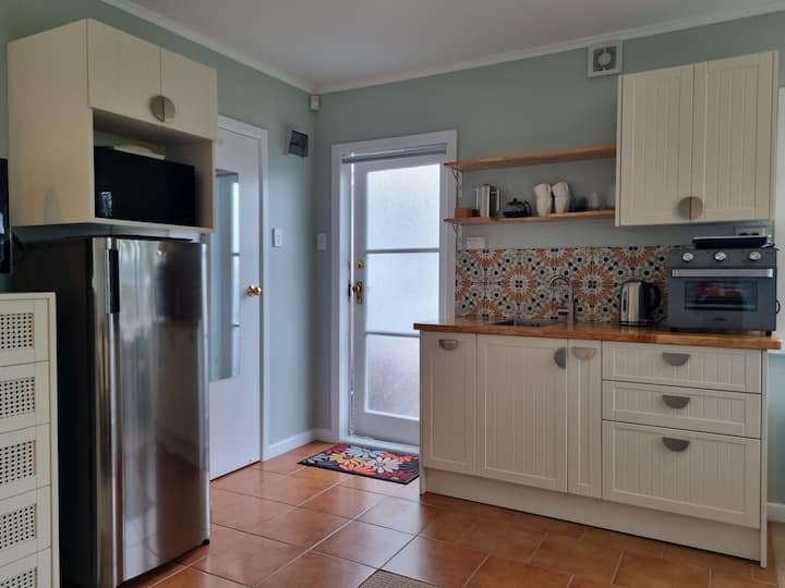 'Art To Sea' Studio Accommodation - Whangārei