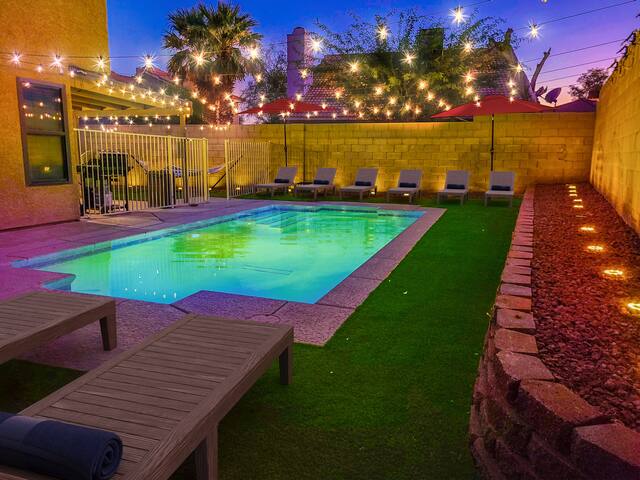 Diamond Class Luxy Villa with FREE Heated Pool gallery image 2