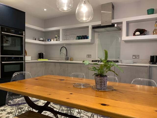 Stylish Mews House near Hyde Park & Oxford Street gallery image 3