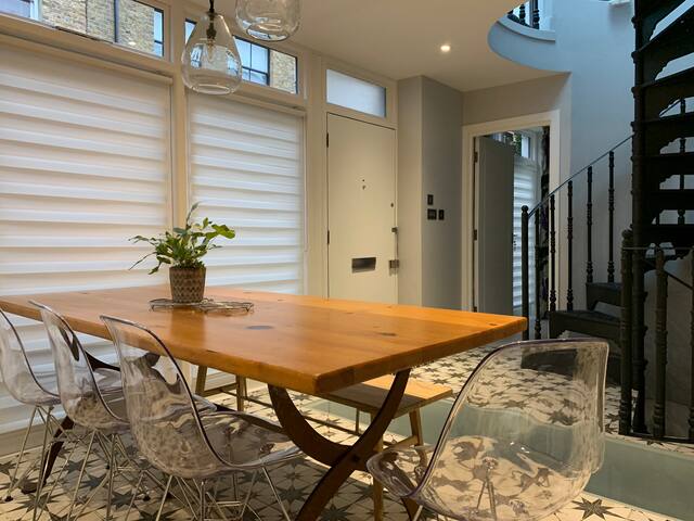 Stylish Mews House near Hyde Park & Oxford Street gallery image 2