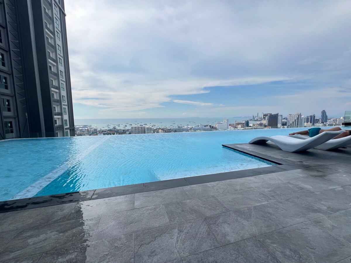 # M11 Downtown High-end Condo Millennium/Top Floor Internet Red Pool ...