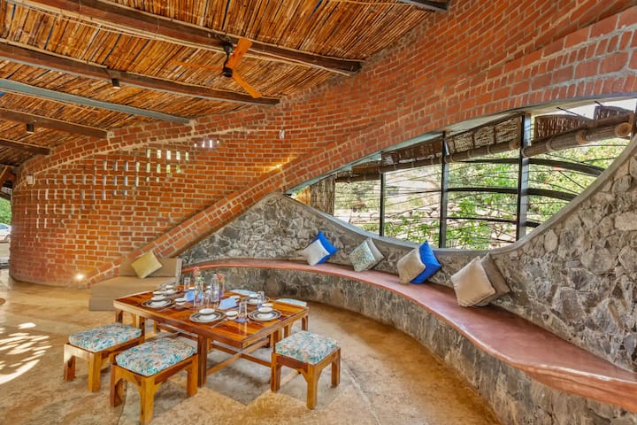 Terracotta Trails: 2br Rustic Eco Villa, Wada - Vada