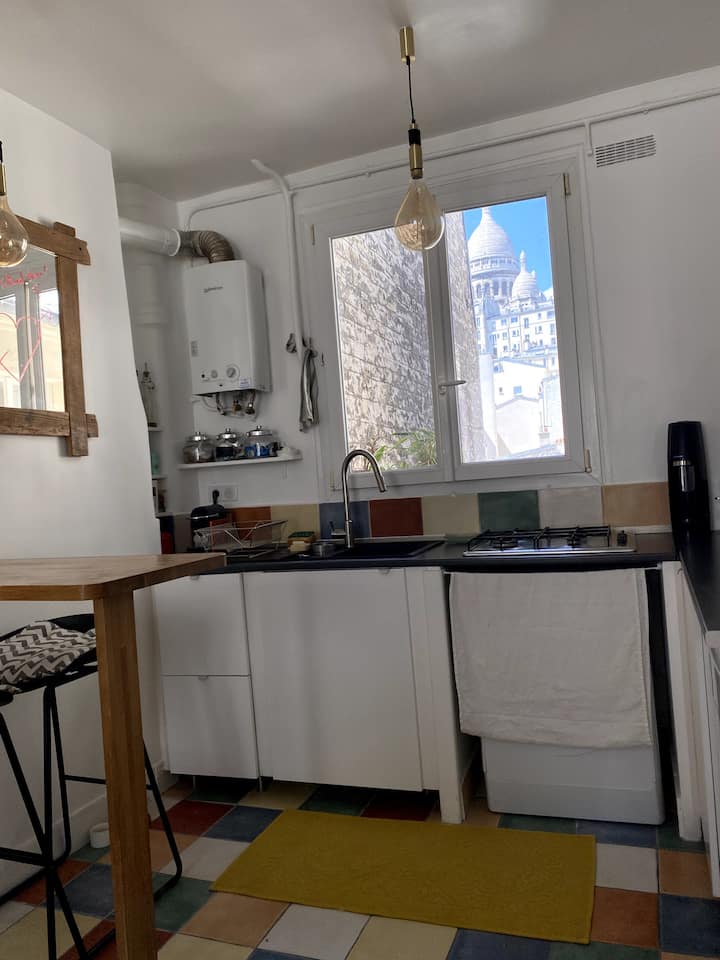 Paris Montmartre, charming apartment with a view
