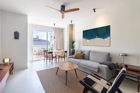 Anuncio de Airbnb popular: Private Terrace Penthouse by Las Canteras Beach en Las Palmas De Gran Canaria