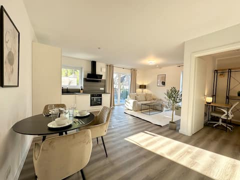 Modern apartment with terrace + parking space, clo