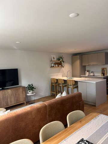 Modern Amsterdam Apartment with Rooftop Terrace gallery image 4