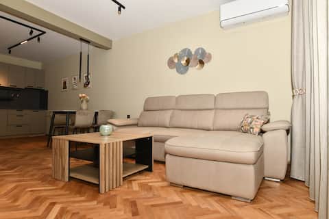 Top Airbnb: Infinity apartment in Велико Търново