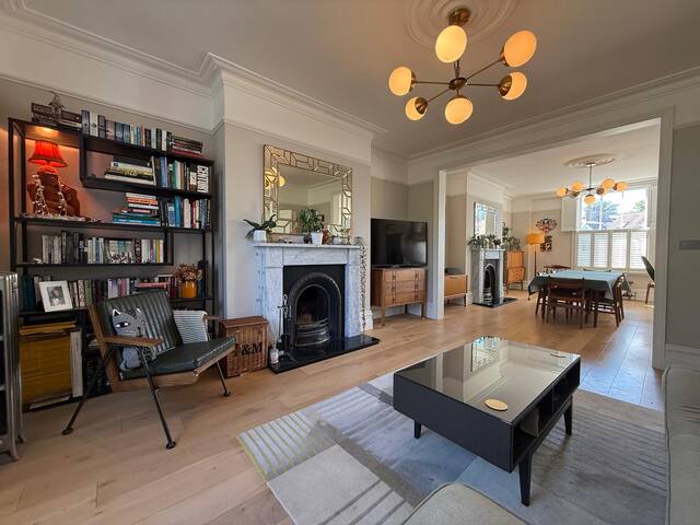 Wimbledon Park 3BR | Patio | Near Tennis Club gallery image 5