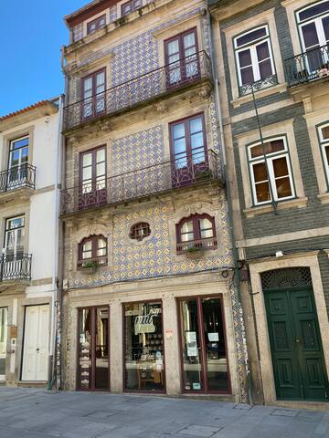 2 bed Rua das Flores with a view on Sé Cathedral