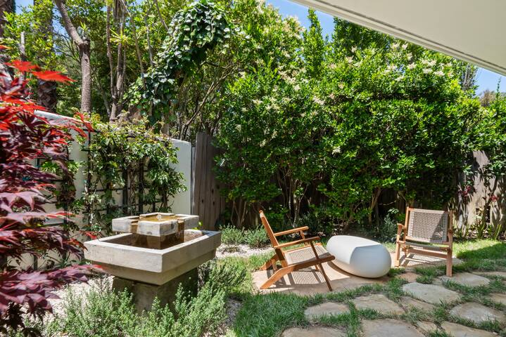 Beverly Hills Mid-Century love gallery image 4