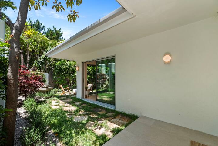 Beverly Hills Mid-Century love gallery image 3