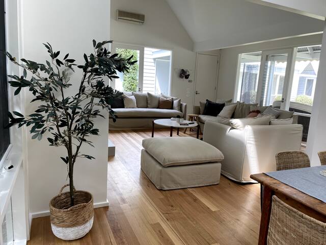 Pavilion House – Tennis court, Pizza oven gallery image 3