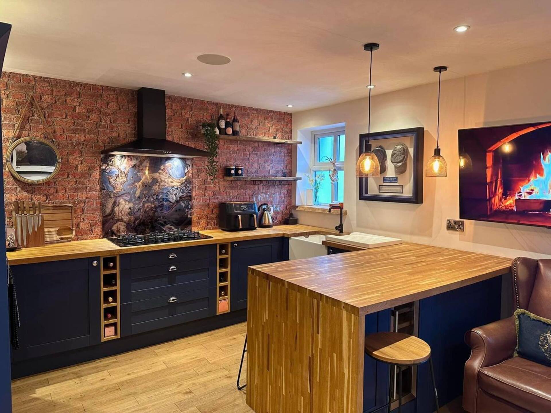 Executive Luxury Apartment - Caerleon Village