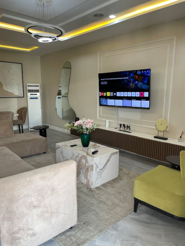 Stylish & Cozy 2 Bedroom Apartment In Lekki, Lagos - Lagos