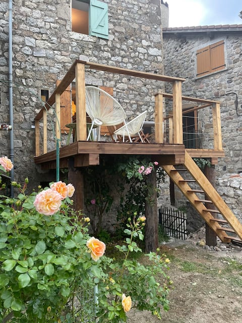 Small cocoon in the heart of the Ardèche
