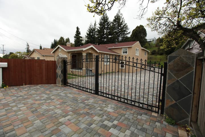 Walking Distance To Lake Chabot - San Leandro, CA
