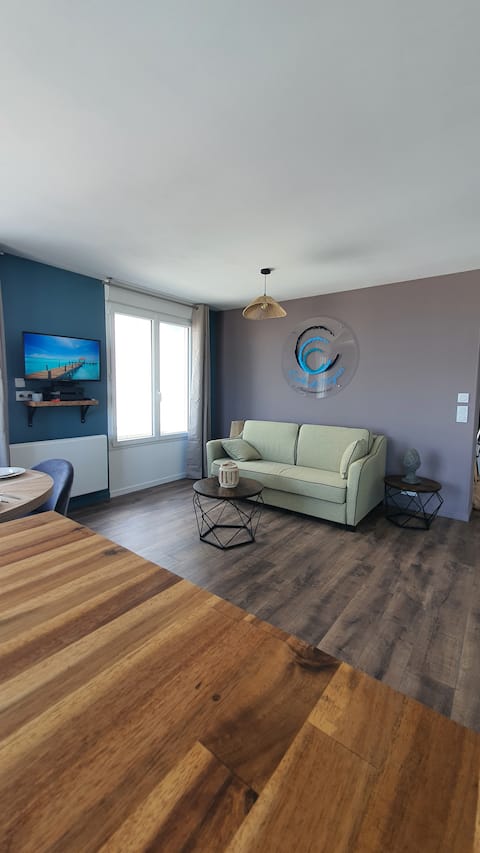 Popular Airbnb listing: L'Echo des Vagues apartment, breathtaking sea view. in Le Portel