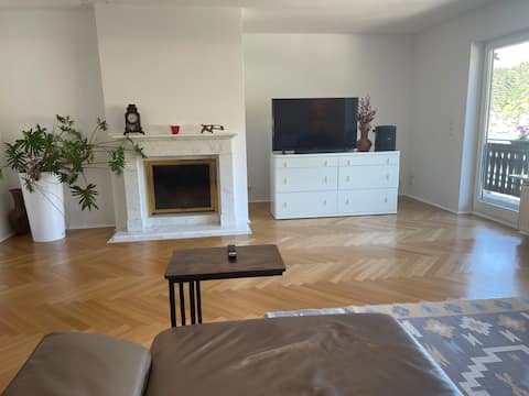 Erfolgreiche Airbnb-Immobilie: Charming duplex with castle & Rhine views in Rhein Hunsrück Kreis