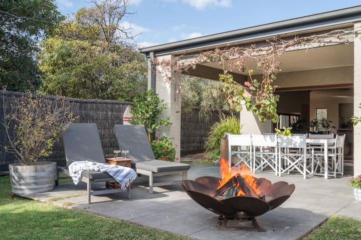 Blairgowrie Beach House · Family Getaway + Firepit