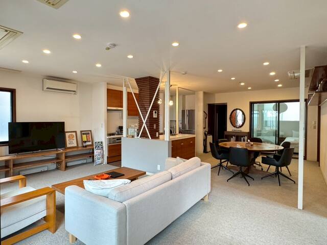 三軒茶屋/茶沢通り/お洒落な広々一軒家/最大8名/30畳LDK gallery image 5