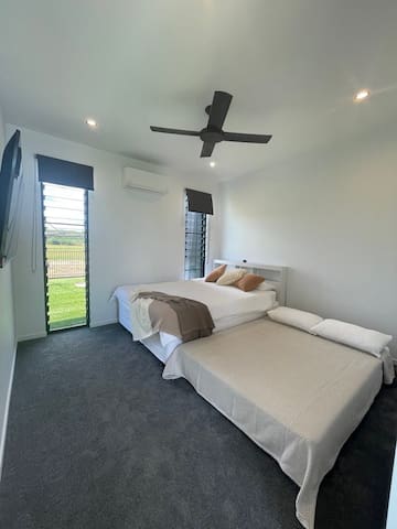 Lux River Villa | Pool, Spa & Views gallery image 5