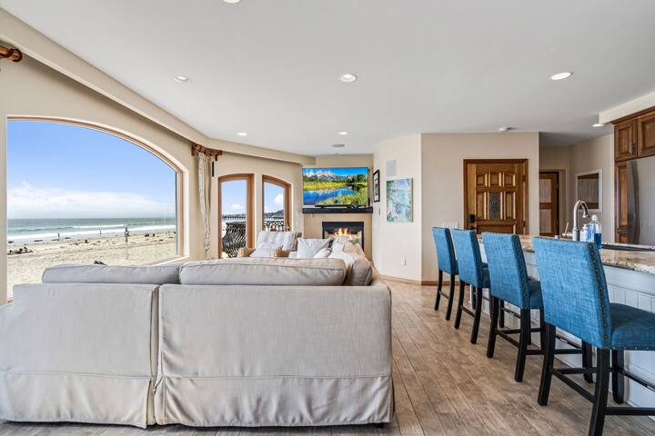 Oceanfront Villa gallery image 5