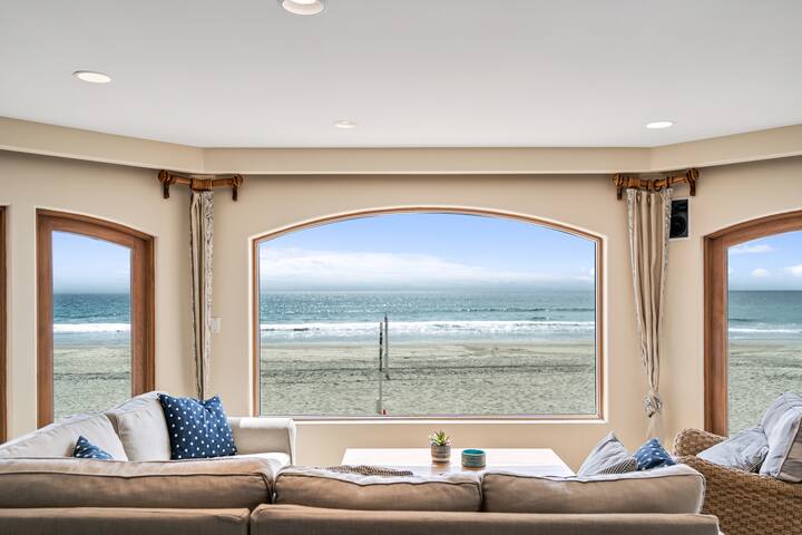 Oceanfront Villa gallery image 4