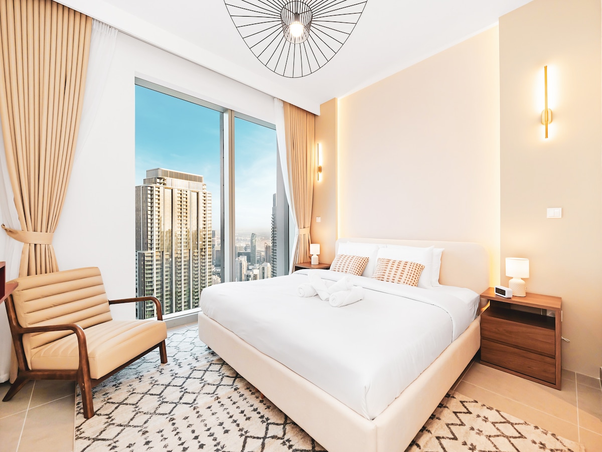 4 Bedroom Furnished Apartment with Burj Khalifa And Fountain View | Forte Towers 4