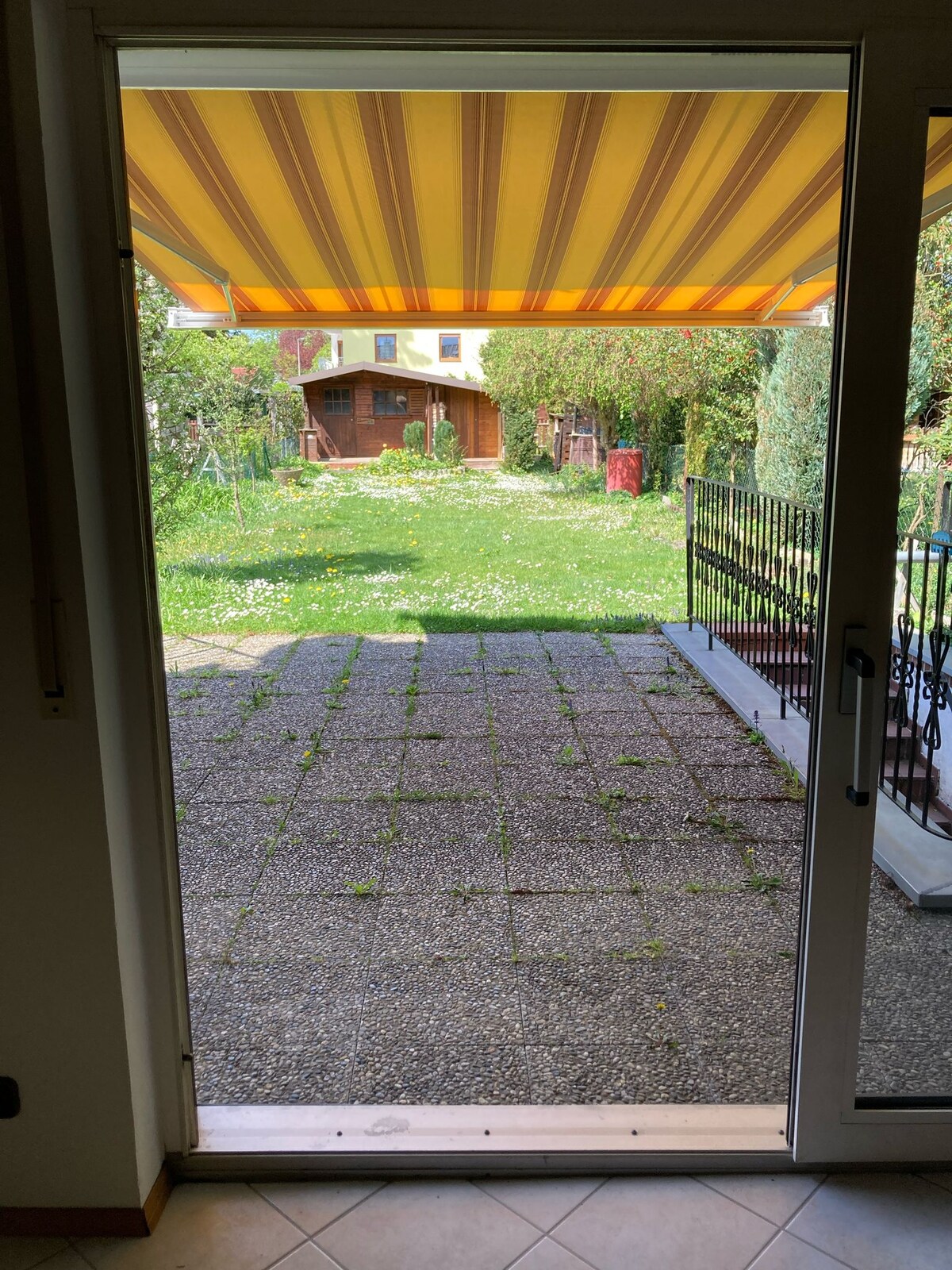 Top performing Airbnb: Sweet apartment with shared garden in Obersendling