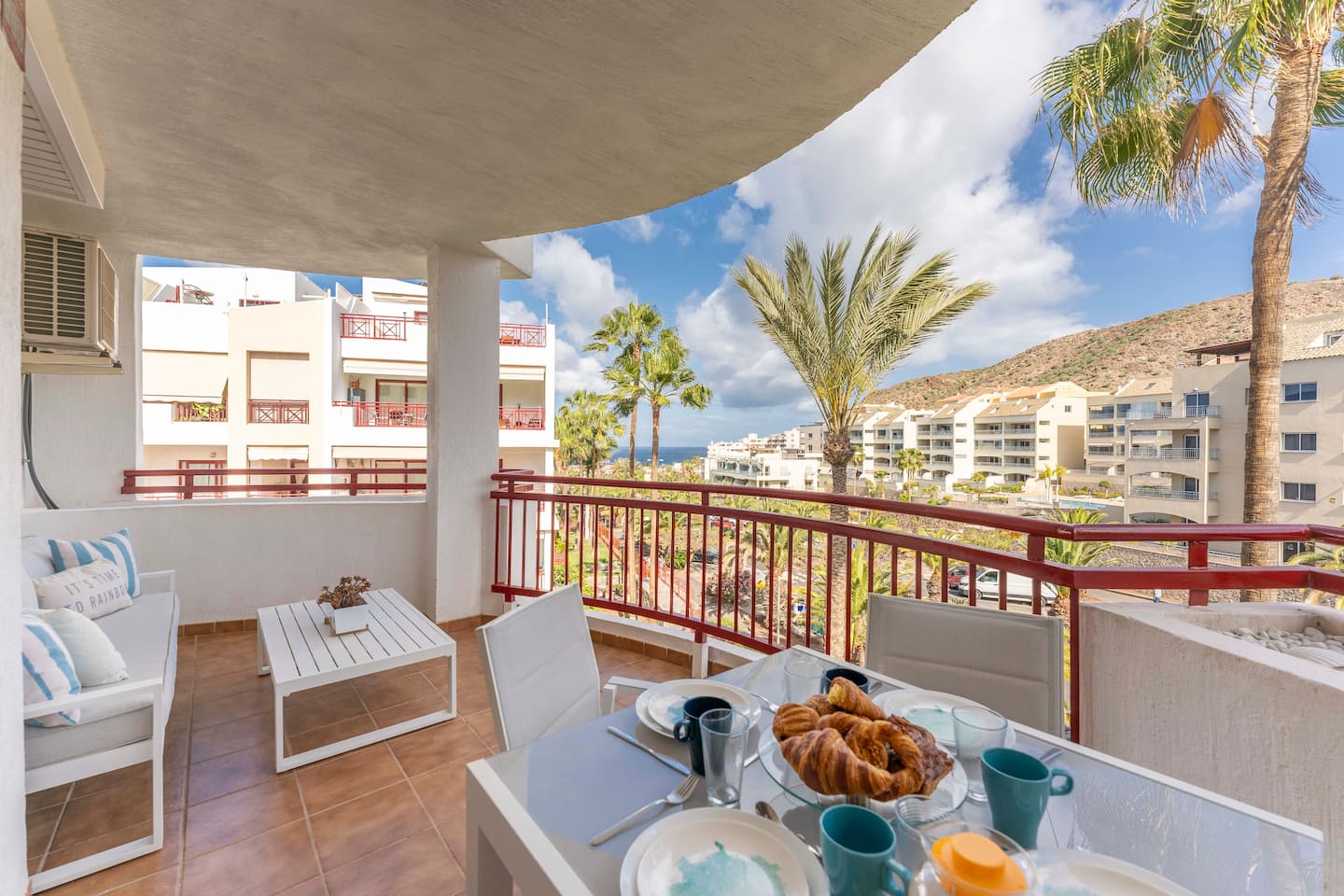 Luma Ocean View Balcony — terrace with ocean view in Palm-Mar, Tenerife