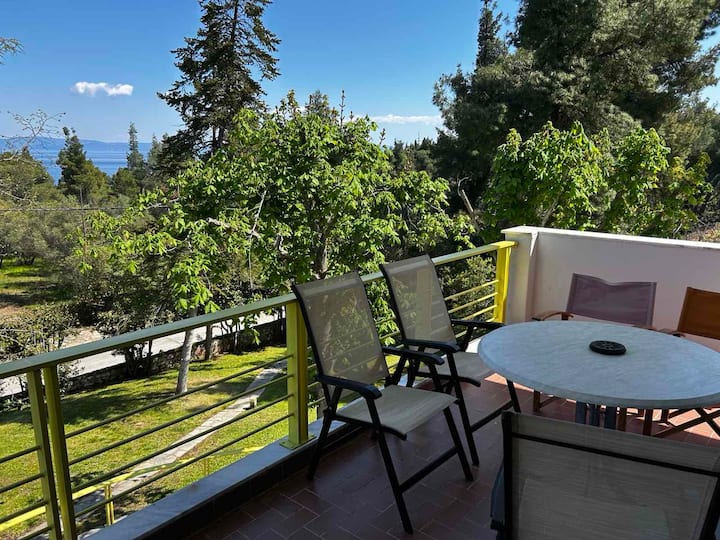 Christina's Pineforest Apartment - Sarti