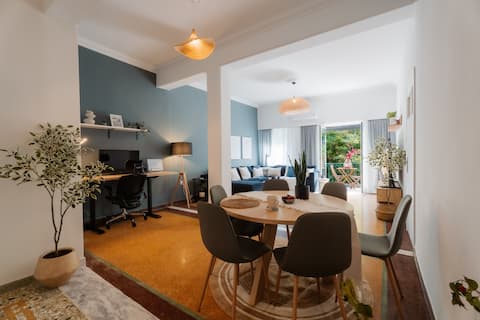 Top performing Airbnb: 1400ft² | Central | Rooftop | Gym | King Bed | WFH in ΔΟΥΡΓΟΥΤΙ Ι