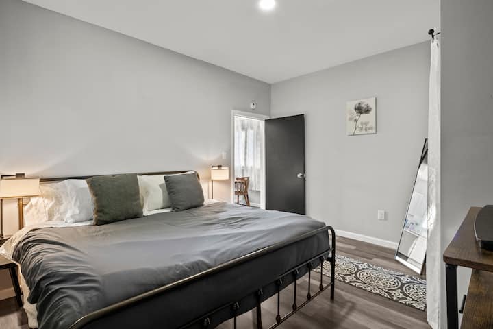 Schlafzimmer 1