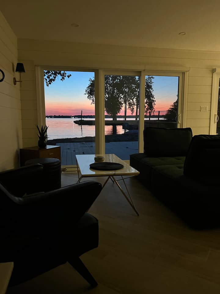 The Bougie Little Beach House - Amherstburg