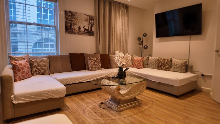 Spacious 3BHK in Haymarket Central London HAY01 gallery image 5