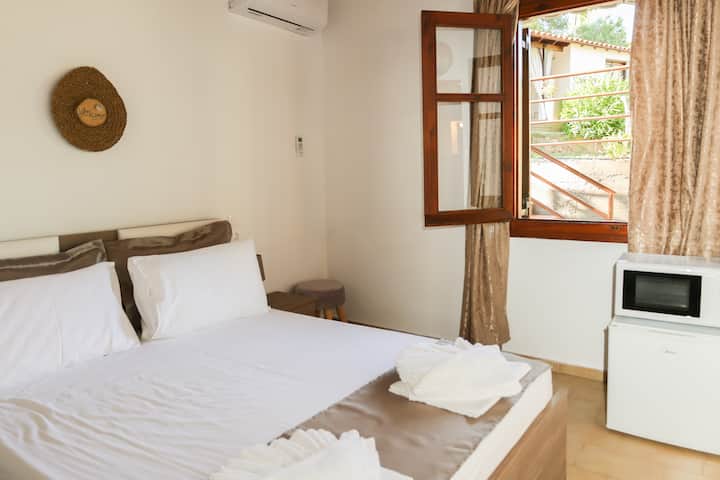 F & B Summer Collection - Skiathos Maistrali For 2 - Skiathos