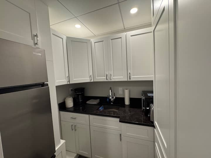 Charming Studio Basement Apartment Near Dc - Takoma Park, MD