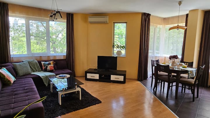 The Cozy Corner - Varna