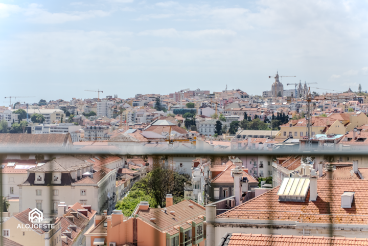 Bairro Alto Selection V - Almada