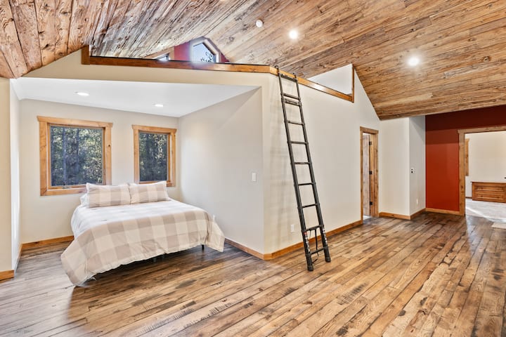 Chumba cha 4 cha kulala (Roshani ya Juu)