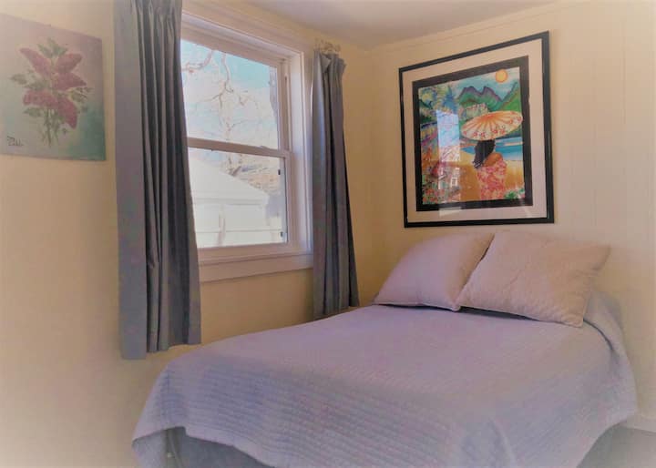 ห้องนอนที่ 2 เตียงคู่ตอนนี้ห้องพักมีประตูแบบพ็อกเก็ตเพื่อความเป็นส่วนตัวมากขึ้นอัพเดทในปี 2022