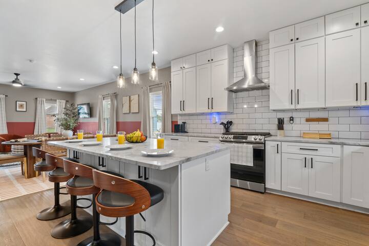 Buckeye Rooftop, Hot tub, Game room, Movie room gallery image 5