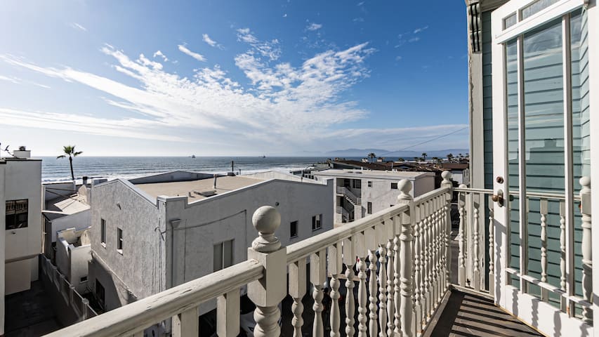 Sunny Beach Home, Walk to town