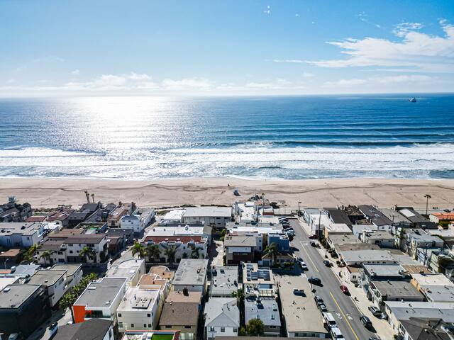 Sunny Beach Home, Walk to town gallery image 3