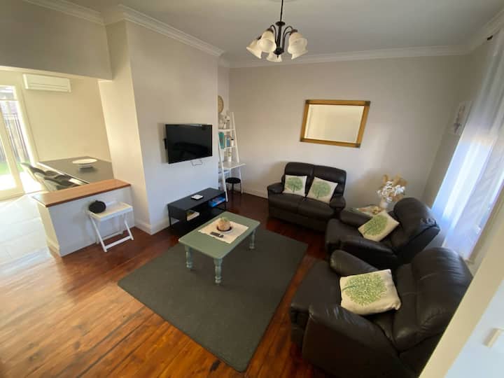 Central Cottage On Howard - Warrnambool