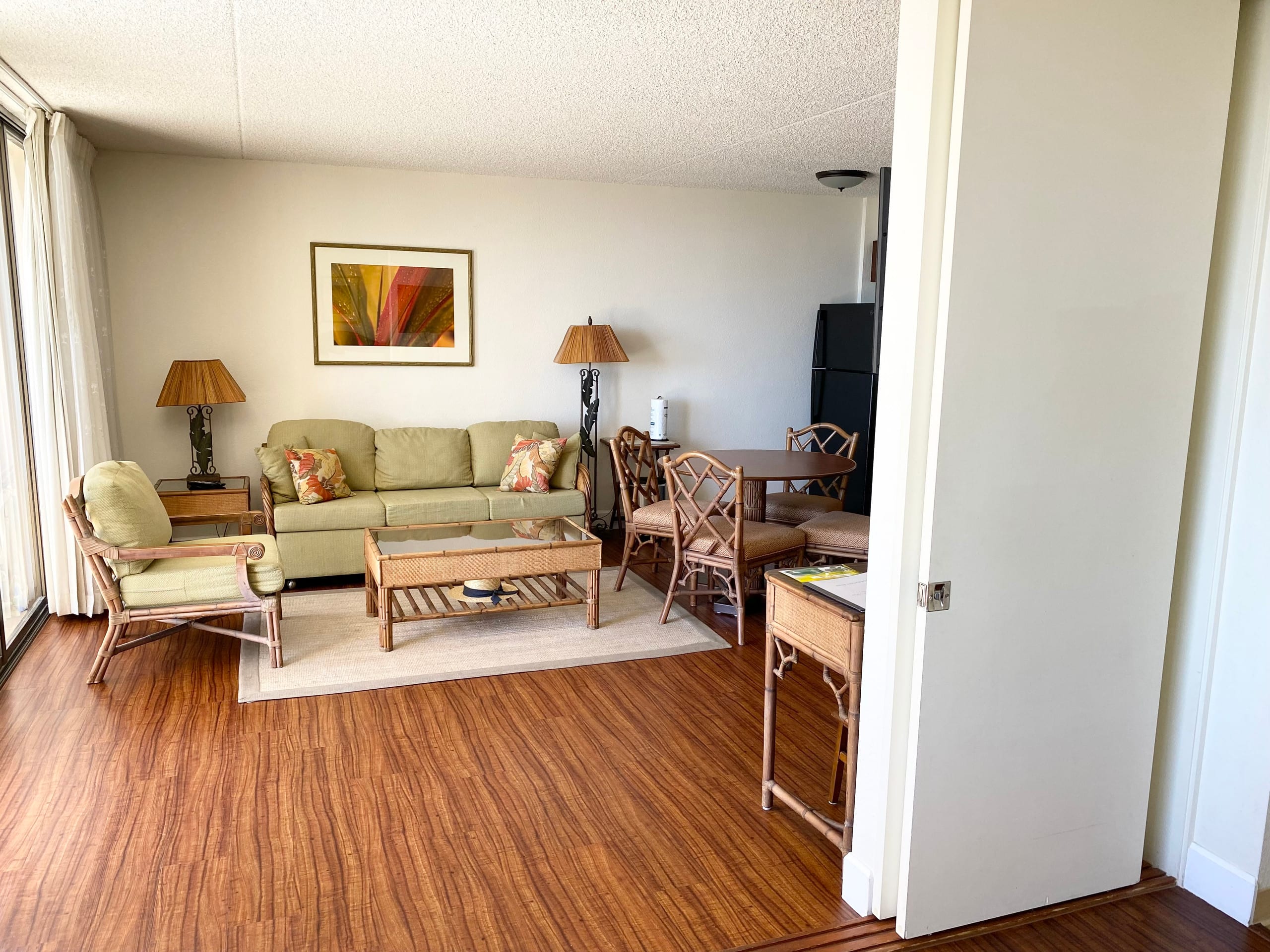 Condo in Honolulu · ★4.96 · 1 bedroom · 3 beds · 1 private bath - Image 2