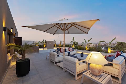 Pyramids view 3BR penthouse with private rooftop