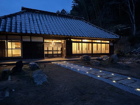 One-of-a-kind traditional Japanese house with courtyard | Entire property | 6 bedrooms, 2 living roo