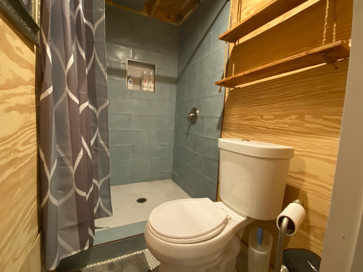 Tucked Away: Artsy East Austin Studio + Free Bikes
